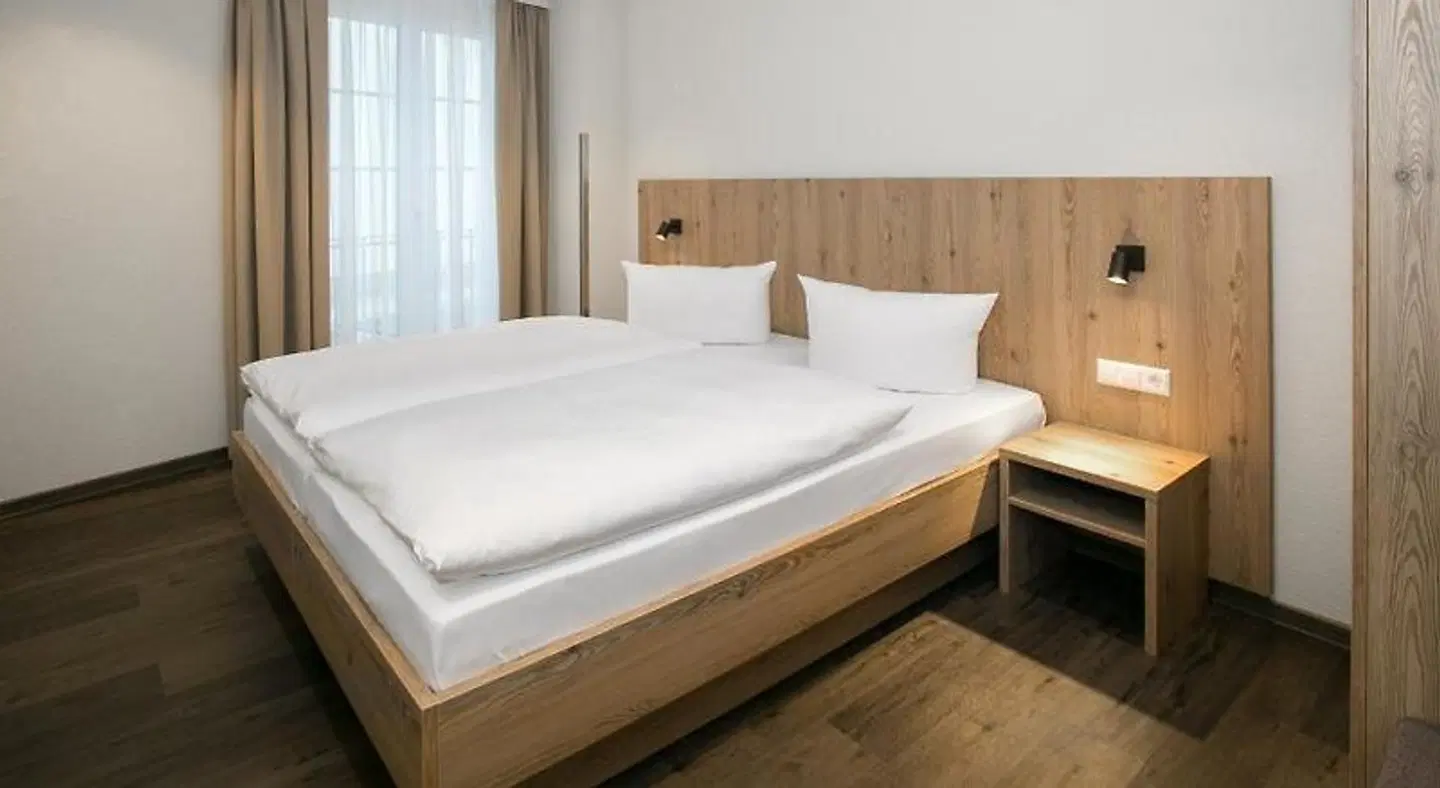 Engel ROOM_EXAMPLE