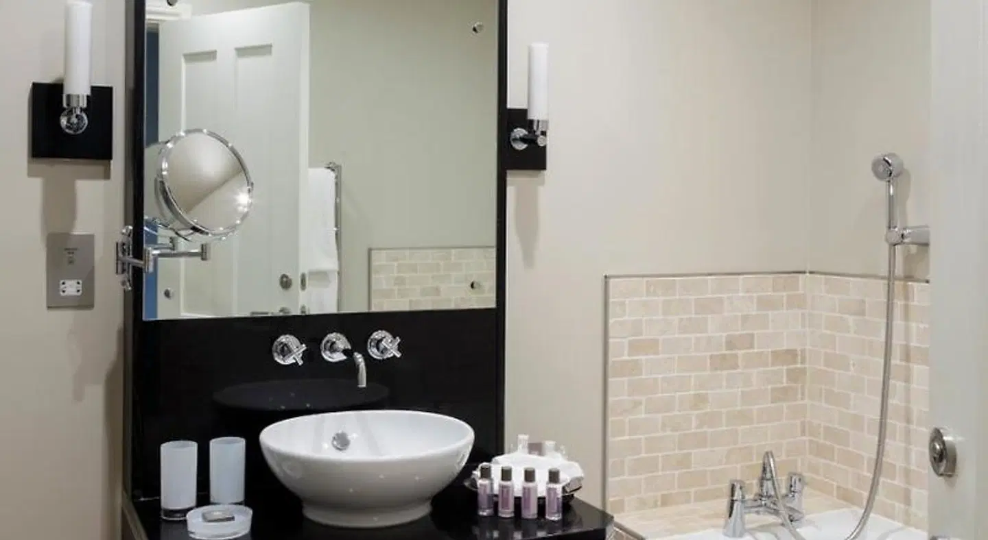 Bowood Spa & Golf Resort Badezimmer