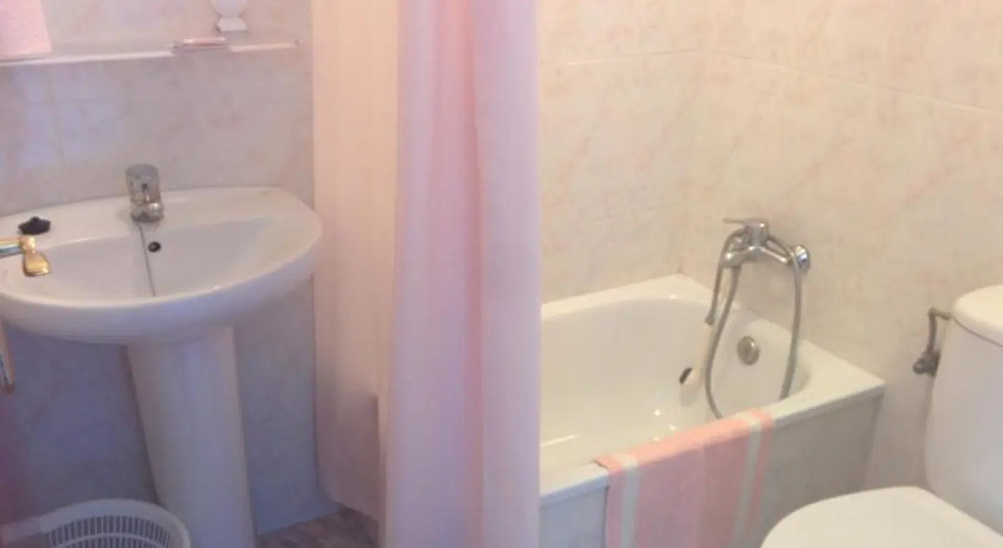 Pensión Egea II Badezimmer