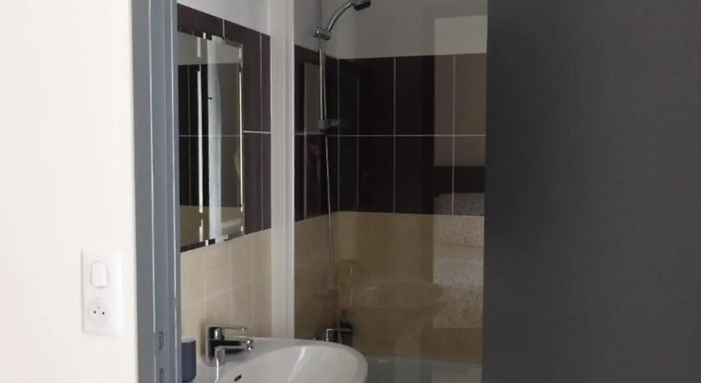 Le Merlanson Badezimmer