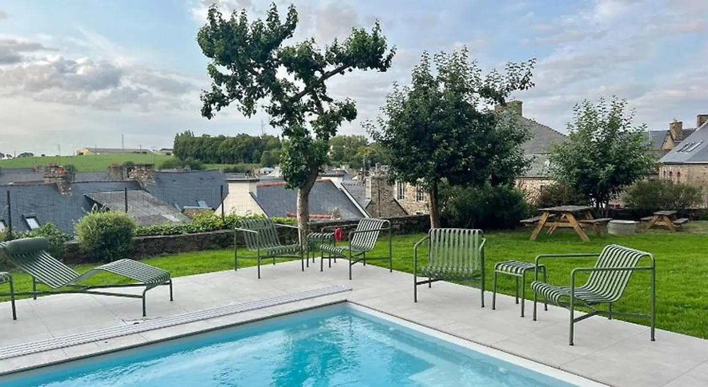 La Récréation OUTDOOR_POOL
