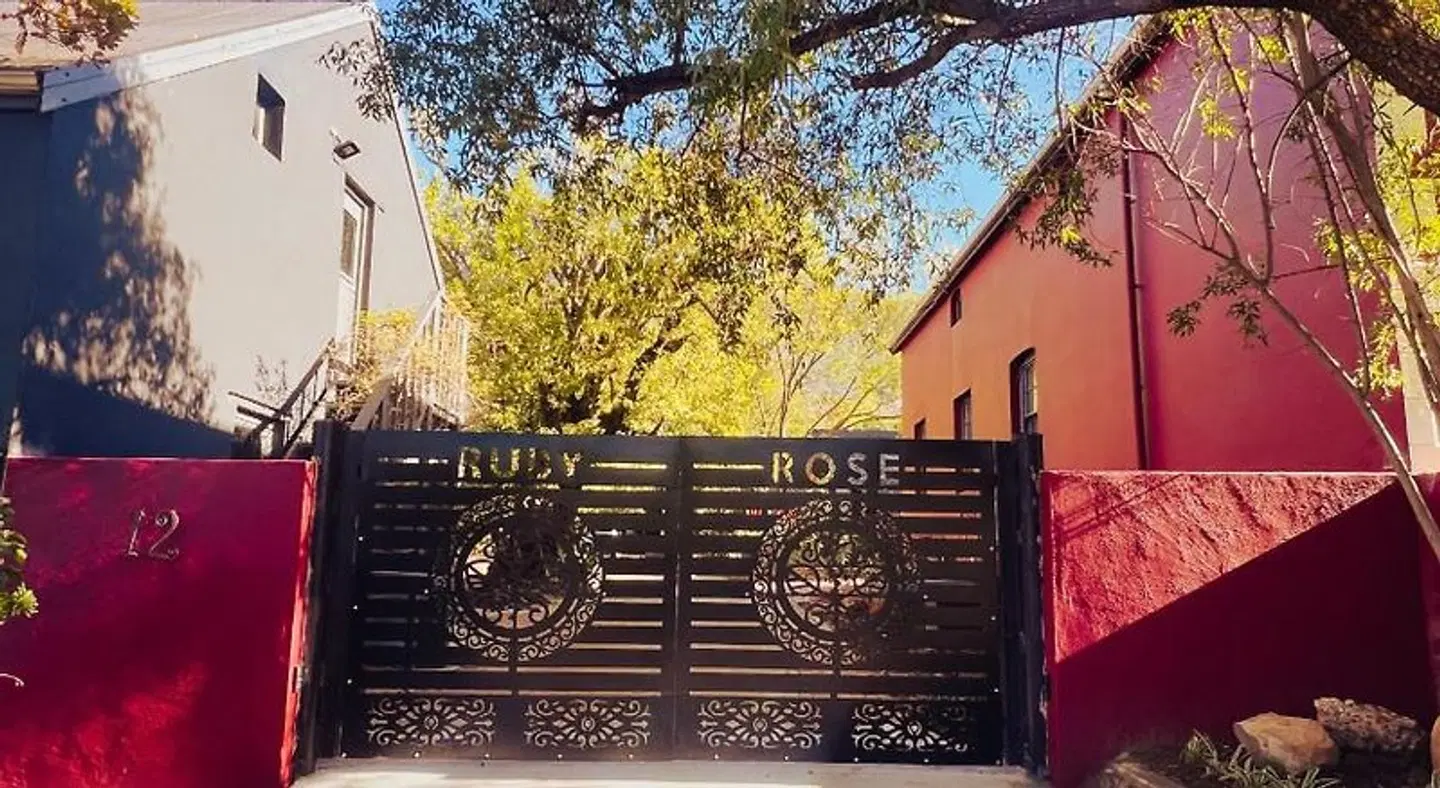 Ruby Rose LOUNGE_LOBBY