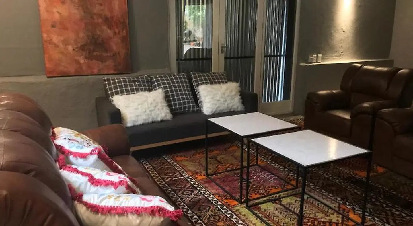 Ruby Rose ROOM_EXAMPLE
