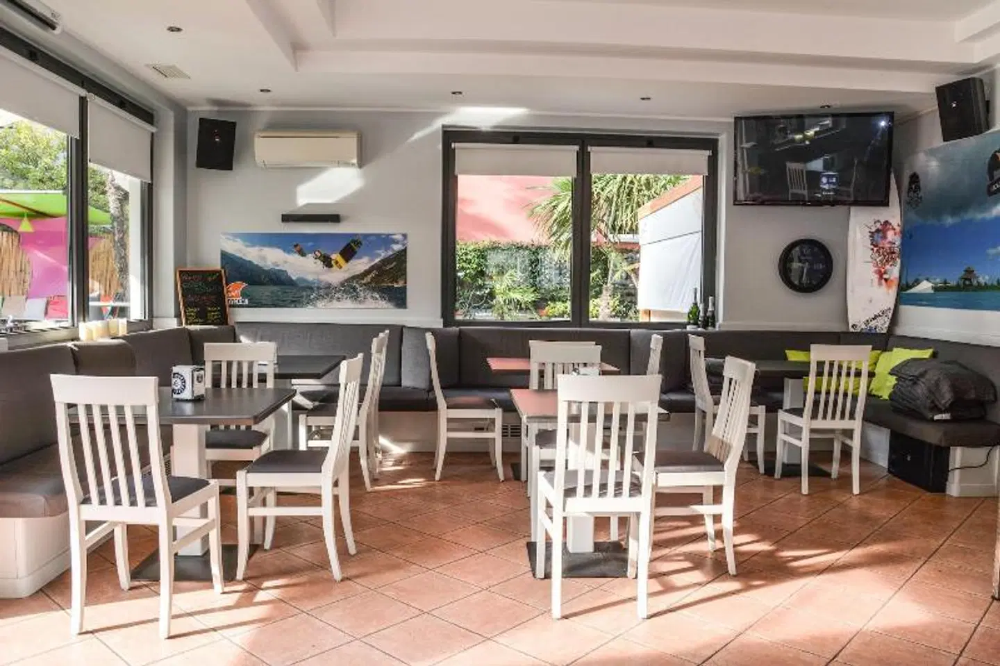 Aurora Bar