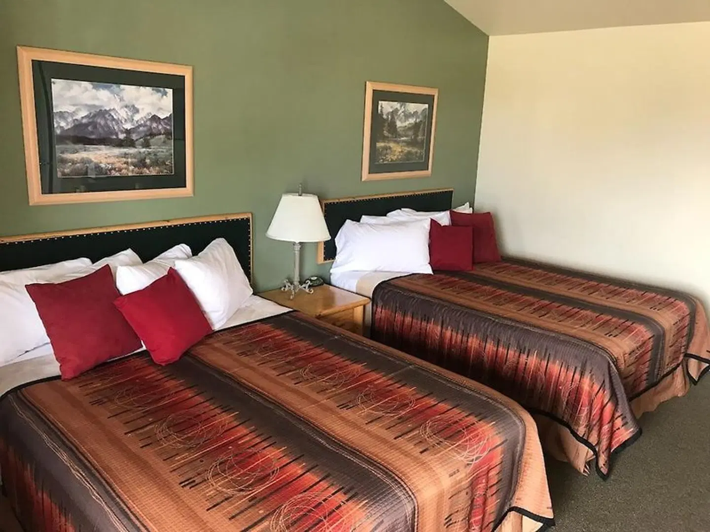 Green Gables Inn ROOM_EXAMPLE