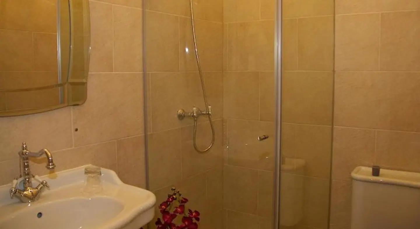 Charm Inn Sintra Badezimmer