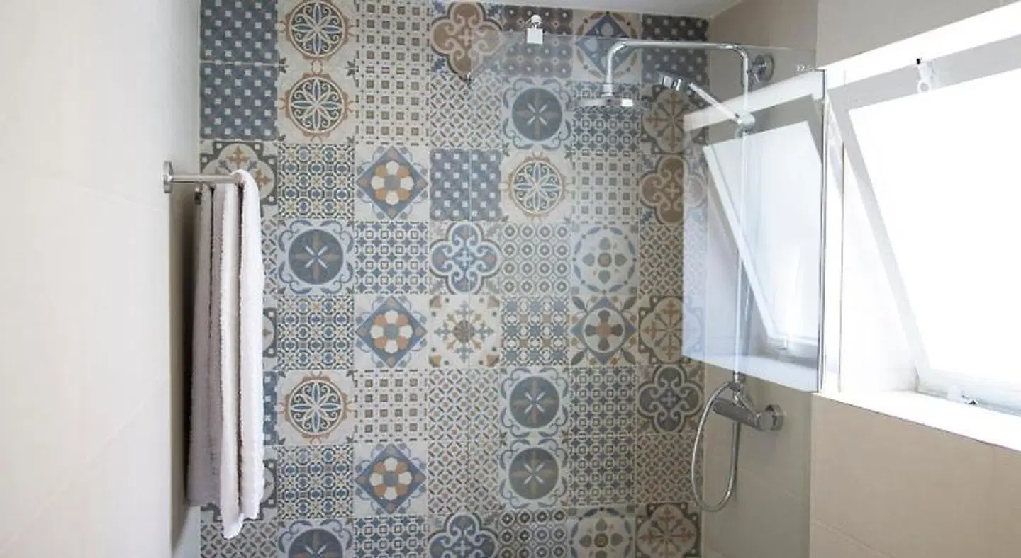 Art 4 You Cascais Suites Badezimmer