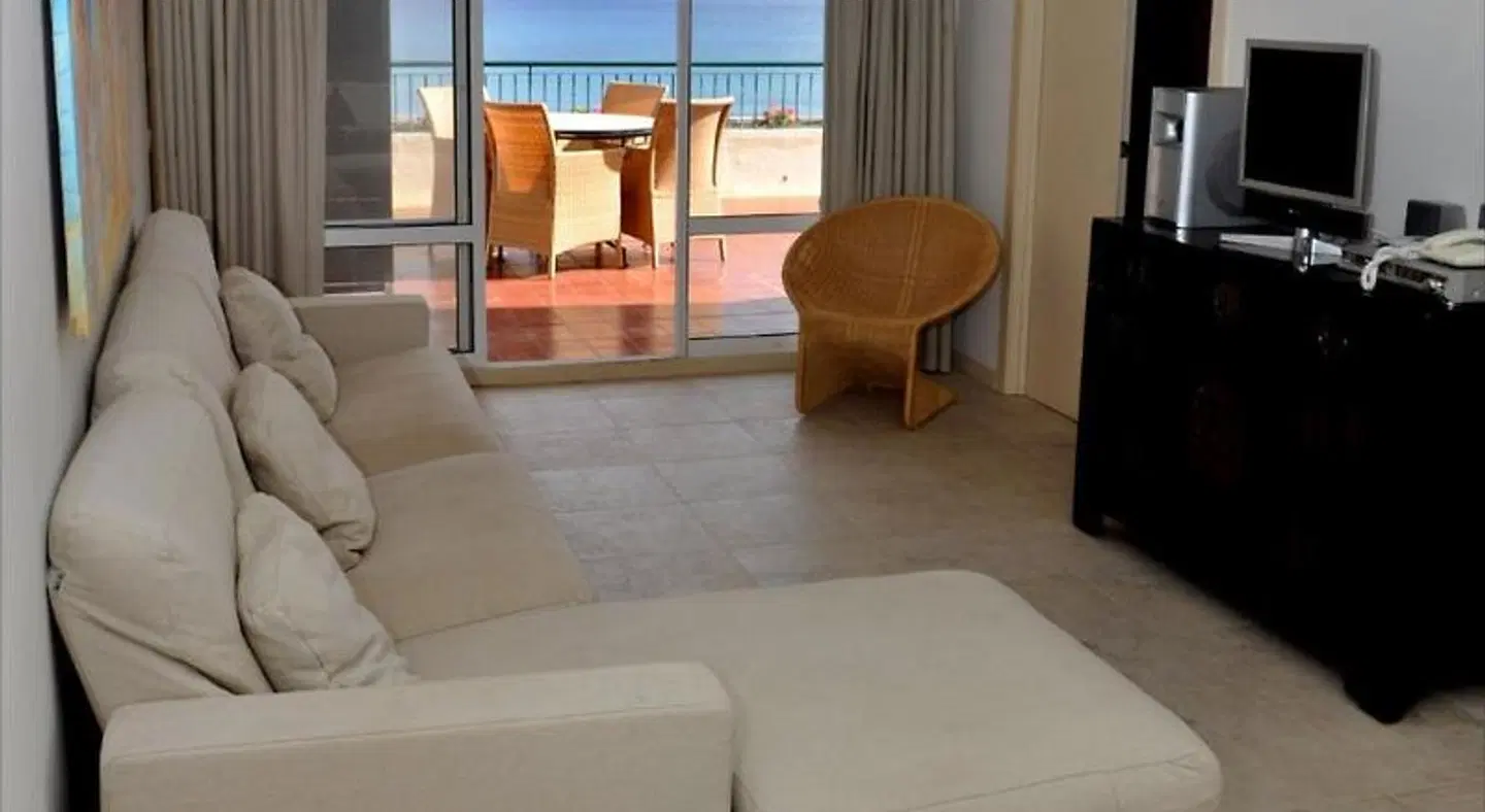 Vila Baleira Suites ROOM_EXAMPLE