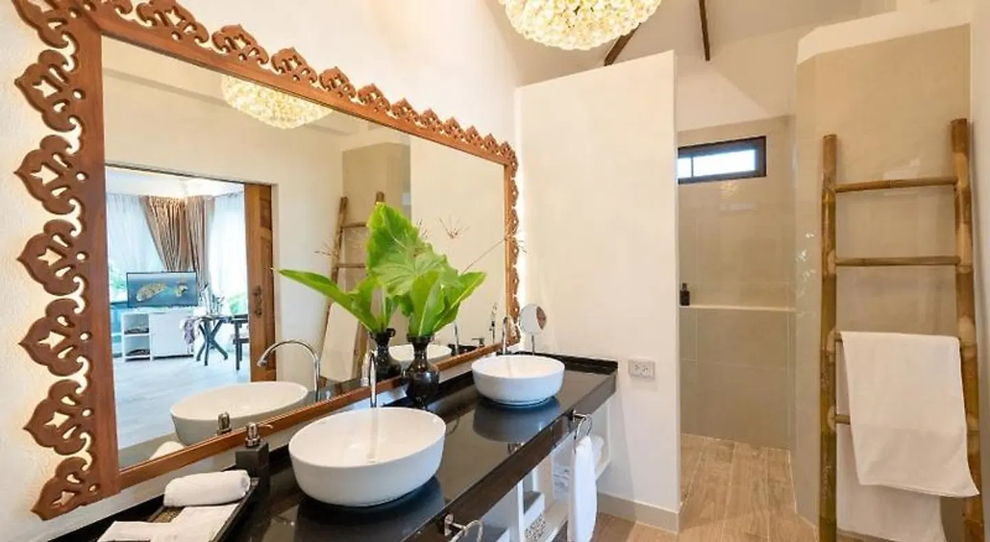Lanta Palace Resort & Beach Club Badezimmer