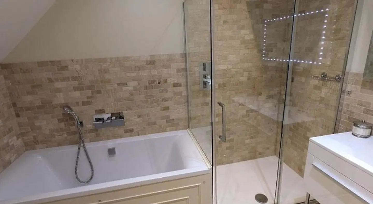 The Buccleuch and Queensberry Arms Hotel Badezimmer