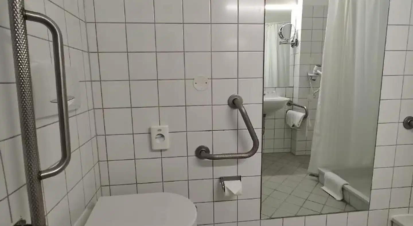 Gartenhotel Altmannsdorf Badezimmer