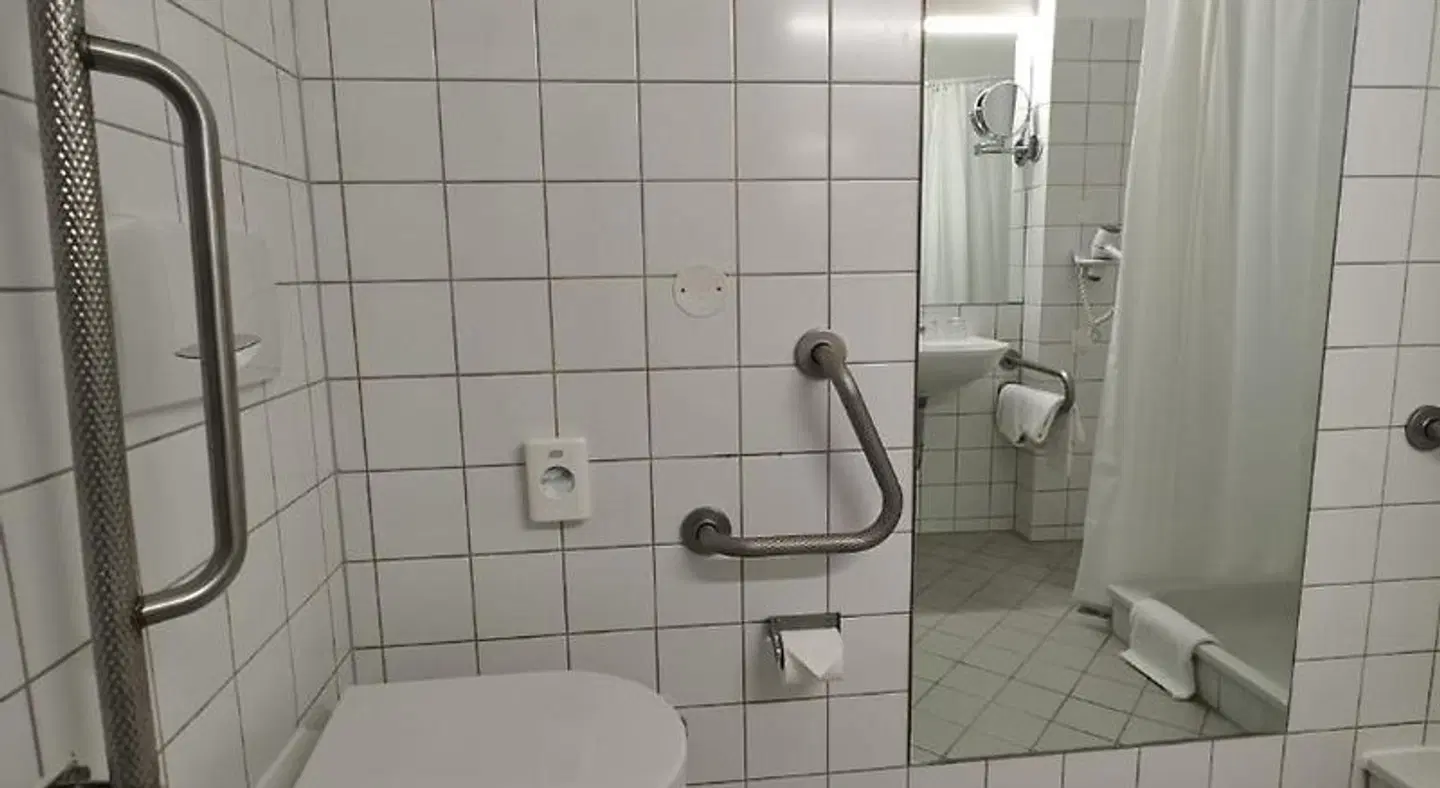 Gartenhotel Altmannsdorf Badezimmer