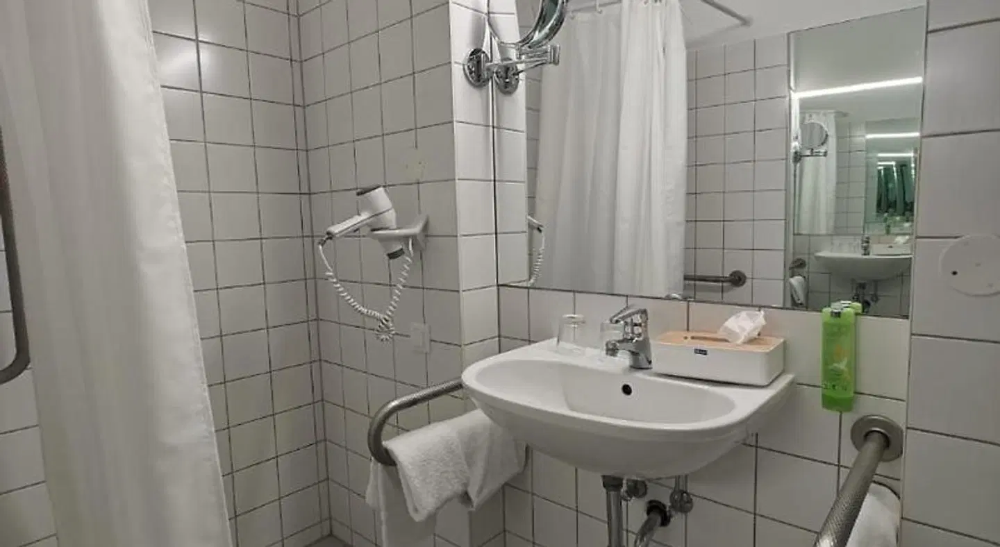 Gartenhotel Altmannsdorf Badezimmer