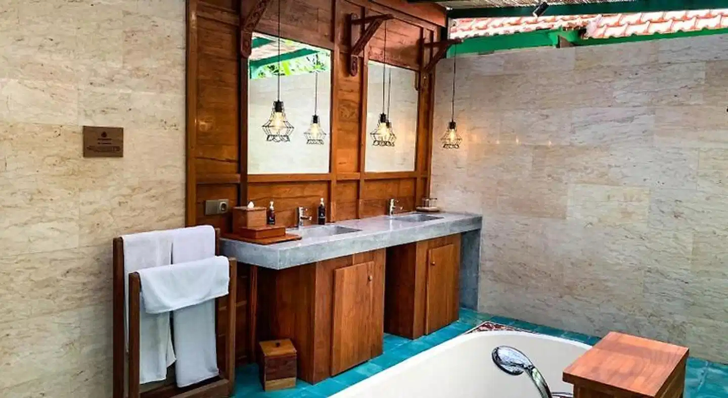 Arya Arkananta Resort & Spa Badezimmer