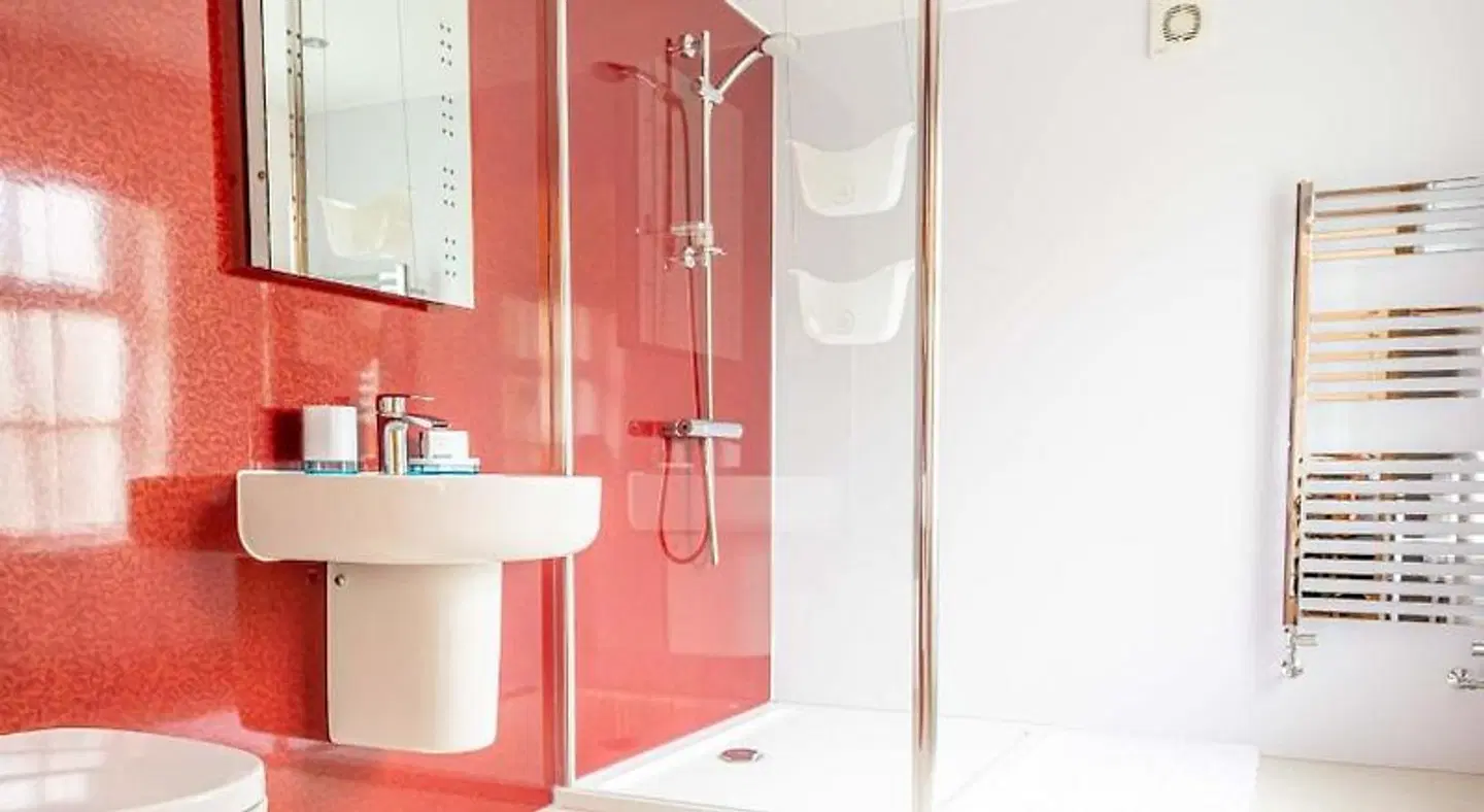 Falmouth Bay Holiday Apartments Badezimmer
