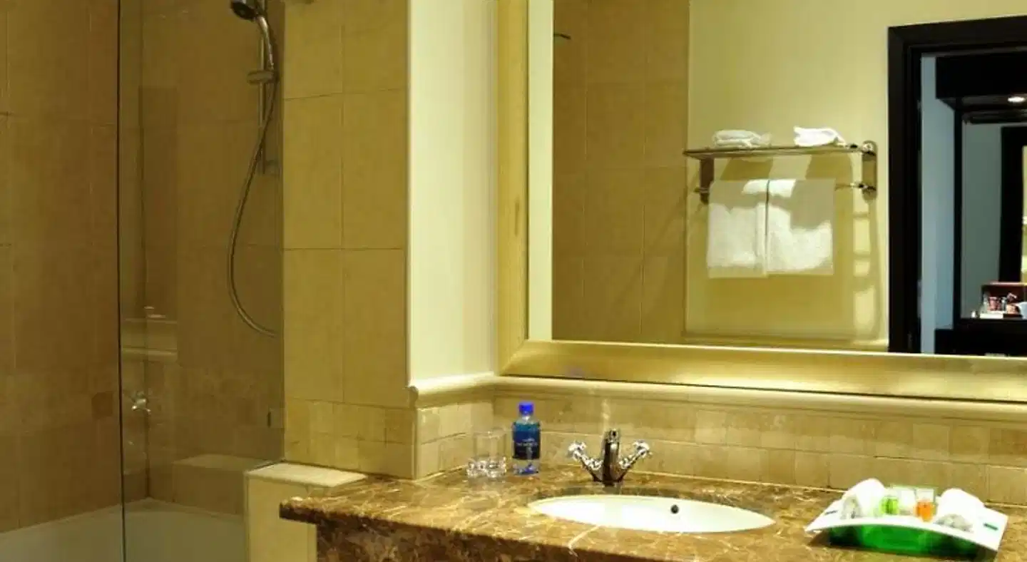 Holiday Inn Sandton Badezimmer