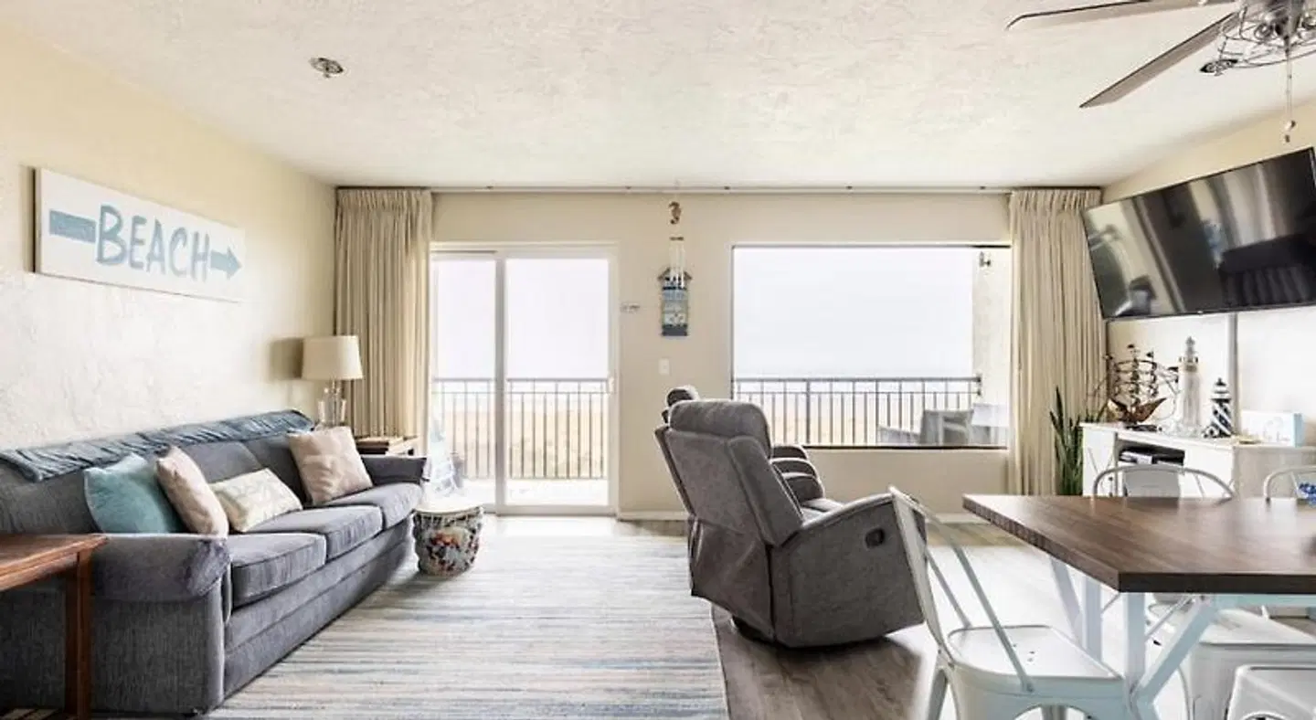 Seaside Beach Club Condo's LOUNGE_LOBBY