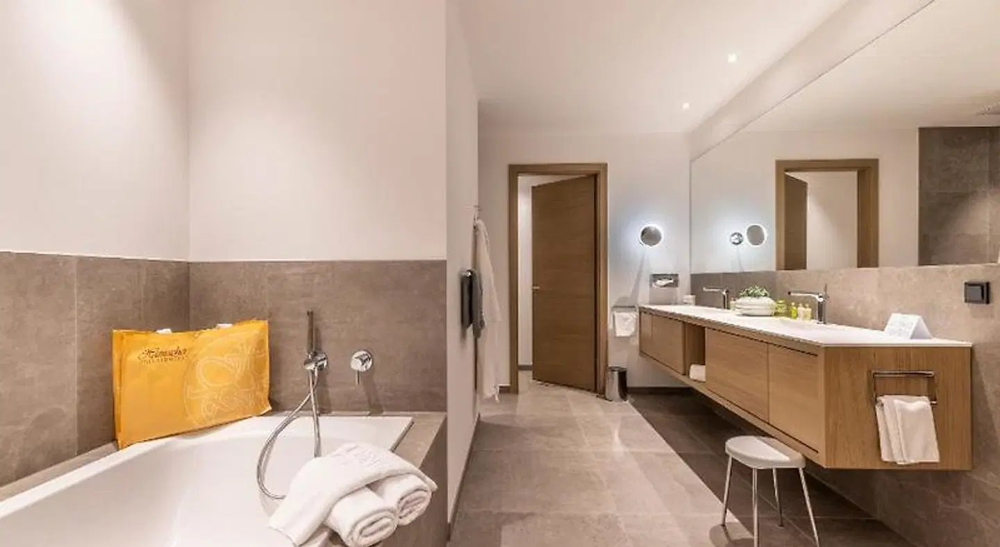 Dolomitengolf Suites Badezimmer