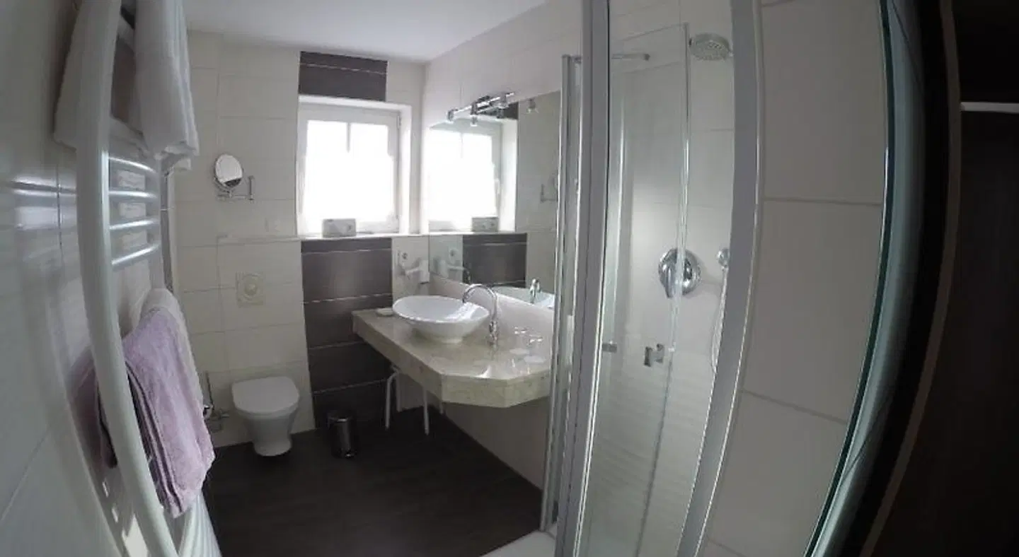 Der Romantik-Hof Badezimmer