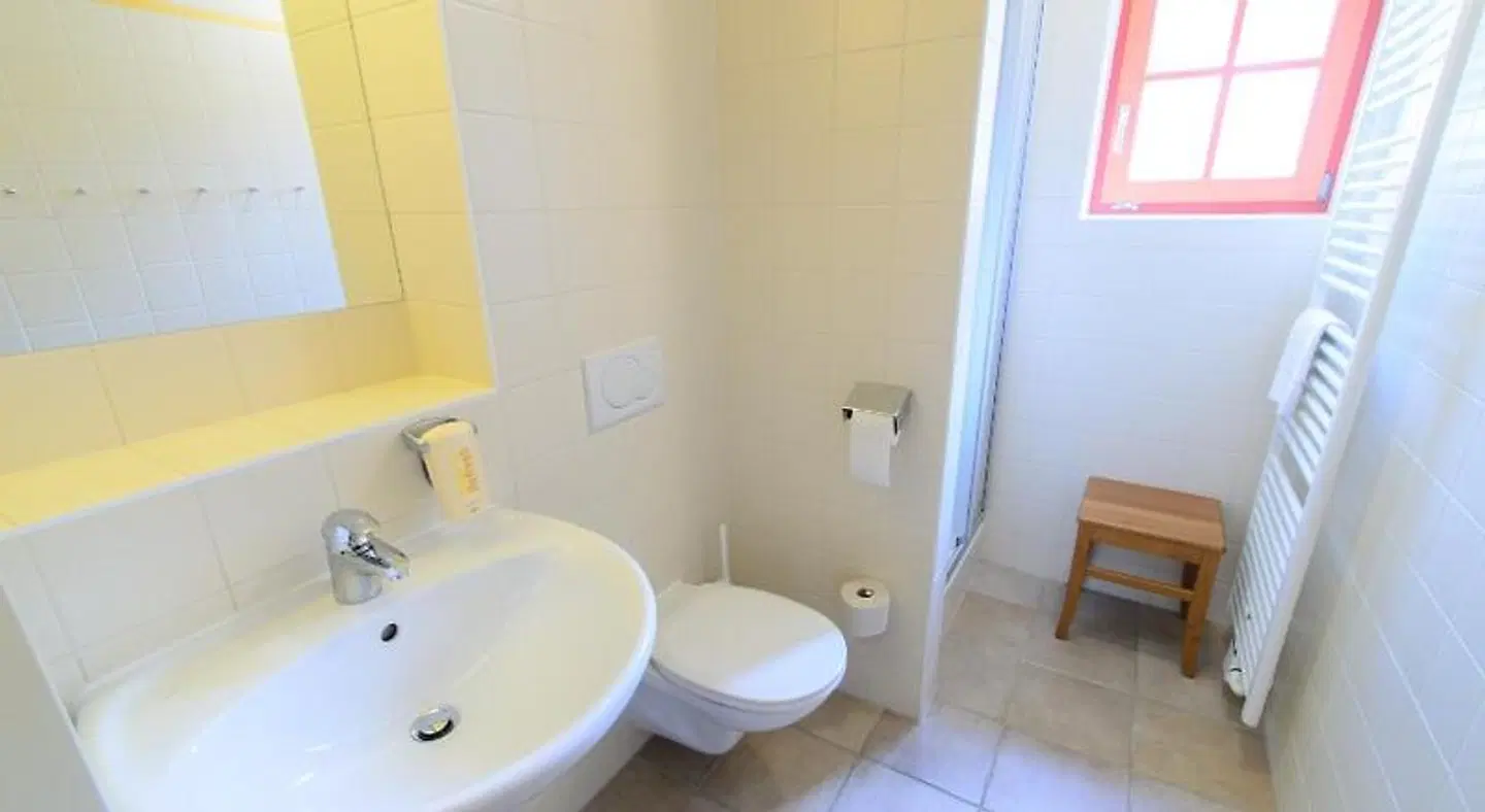 JUFA Donnersbachwald Almerlebnisdorf Badezimmer