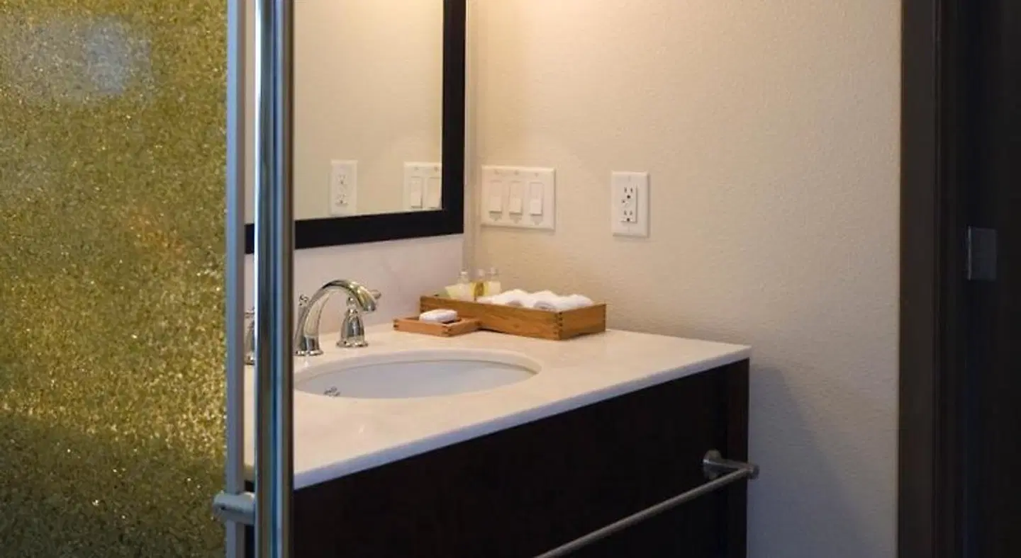 The Coho Oceanfront Lodge Badezimmer