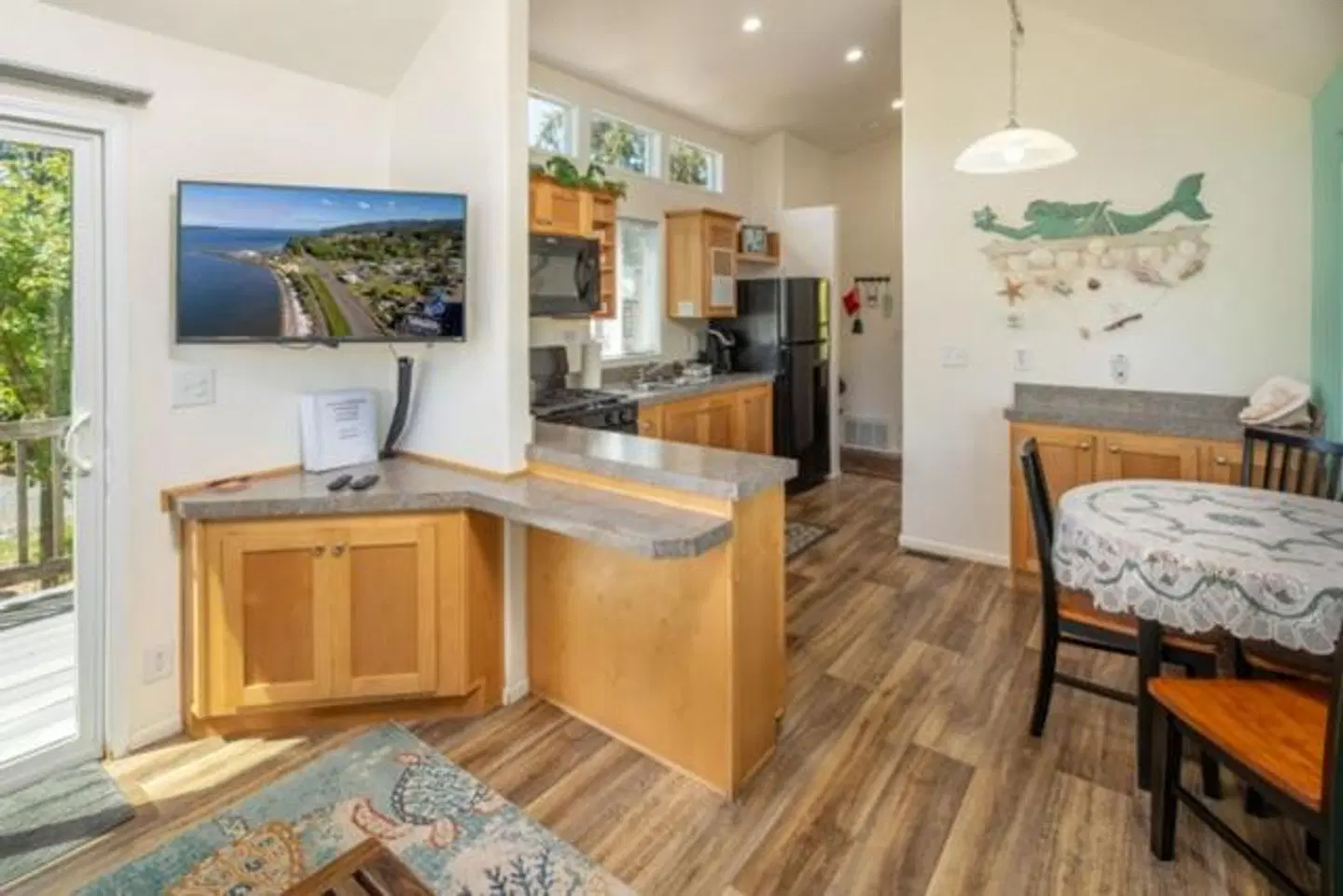 Sheltered Nook On Tillamook Bay LOUNGE_LOBBY