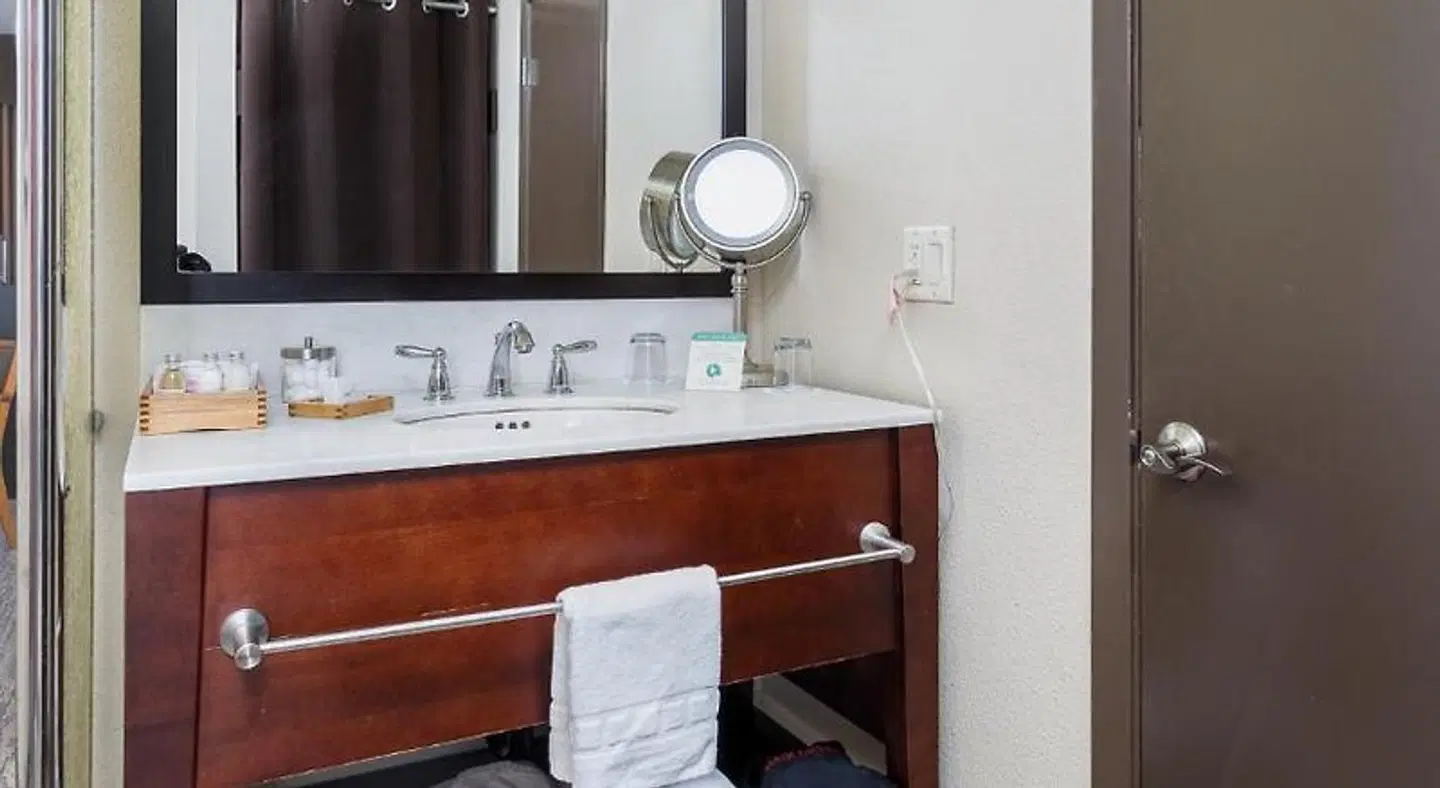 The Coho Oceanfront Lodge Badezimmer
