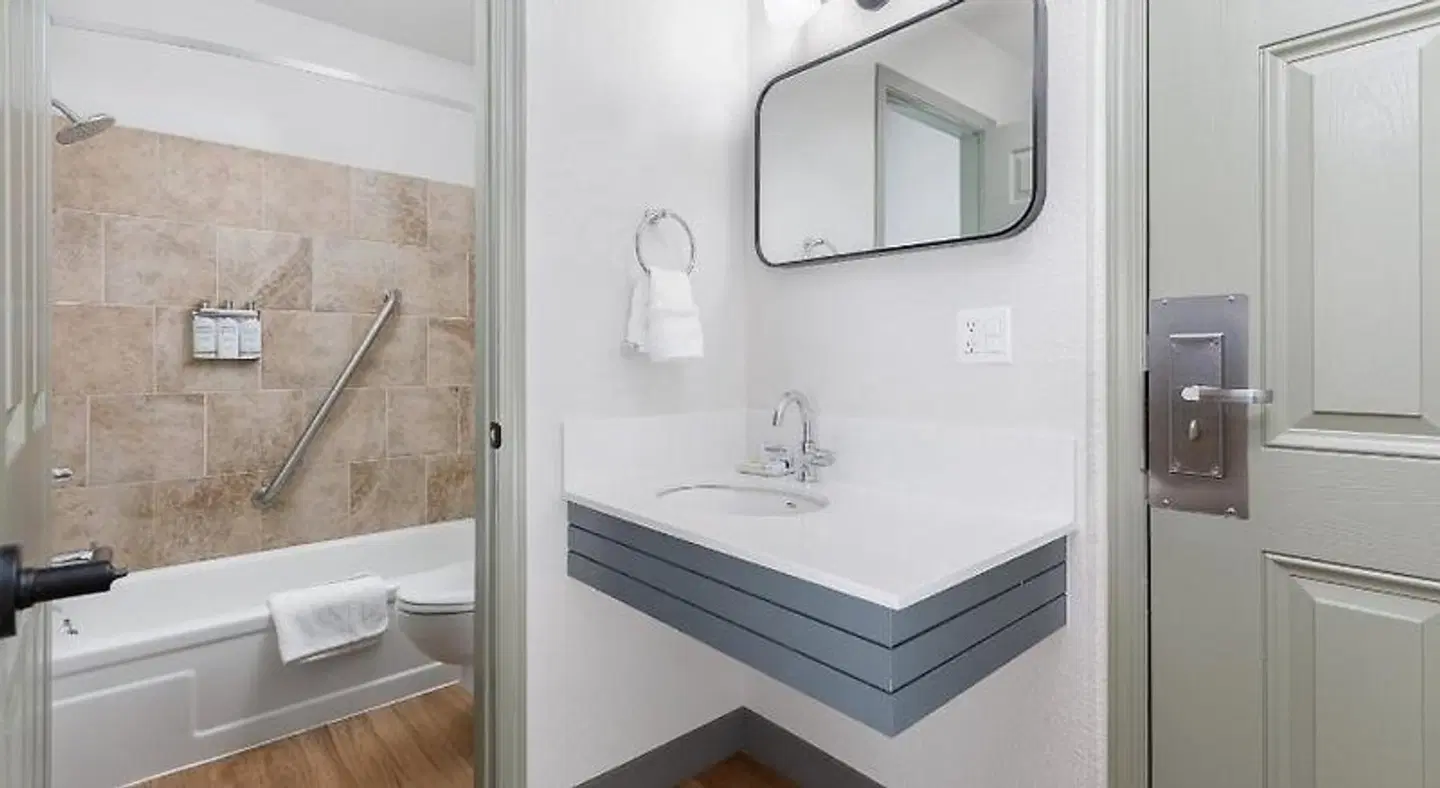 Surfland Hotel Badezimmer