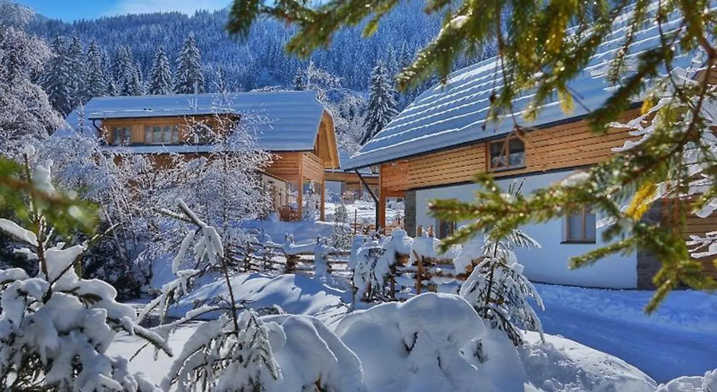 Trattlers Hof-Chalets OUTDOOR_POOL