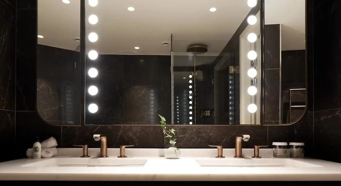 Bank Hotel, a Member of Small Luxury Hotels Badezimmer
