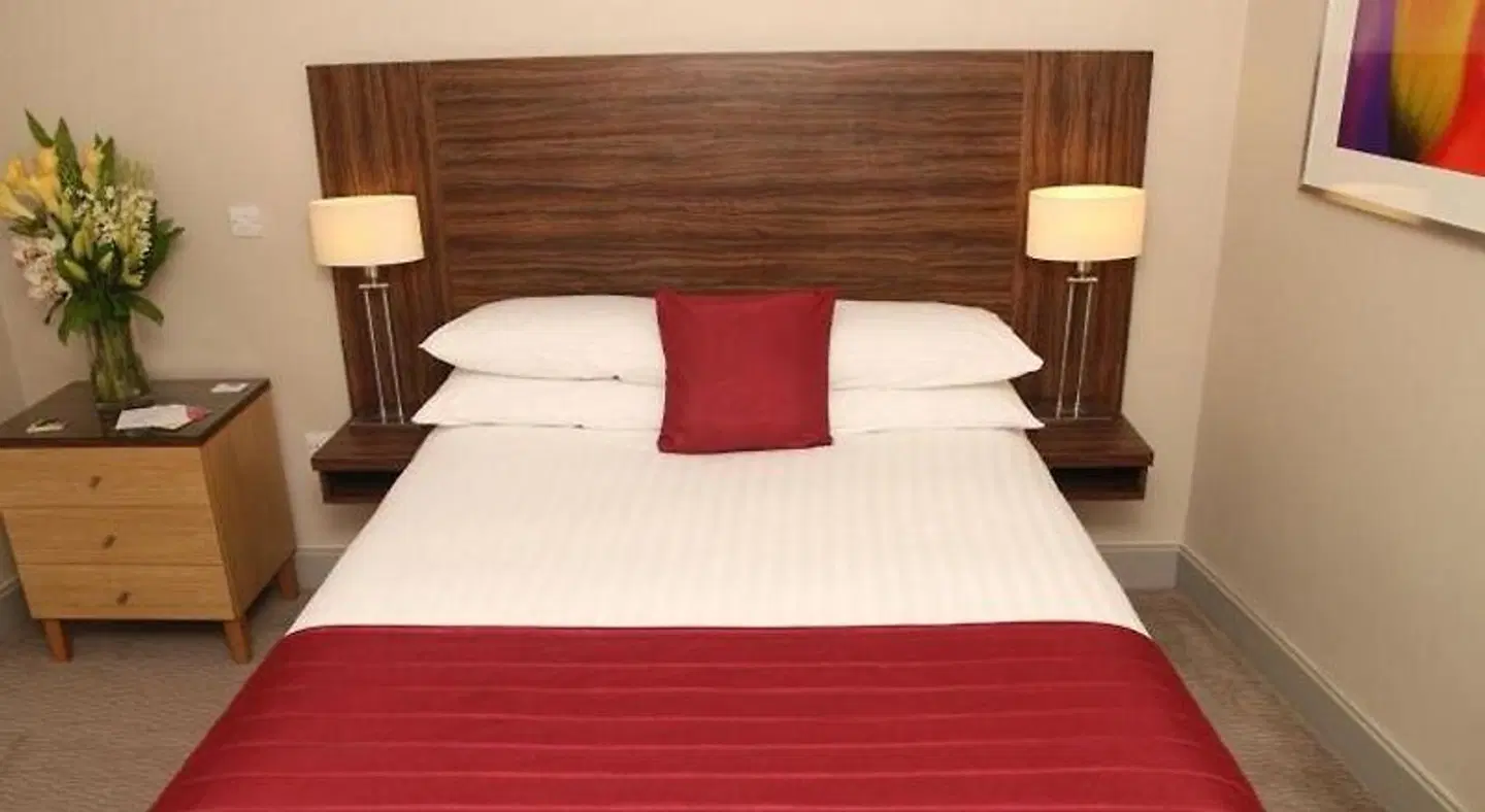PREMIER SUITES PLUS Bristol Cabot ROOM_EXAMPLE