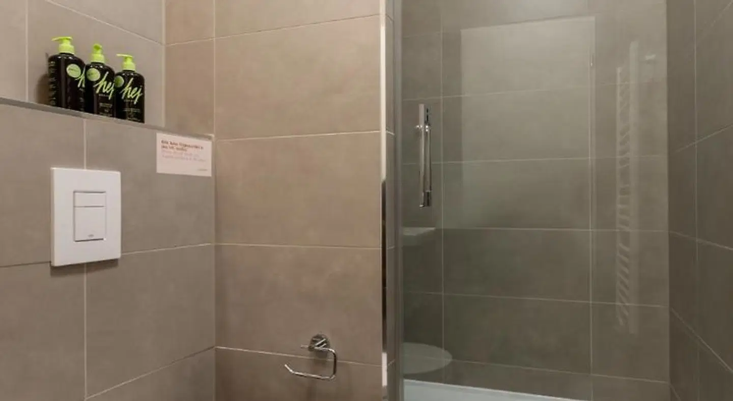 limehome Berlin Luise-Henriette-Str. Badezimmer