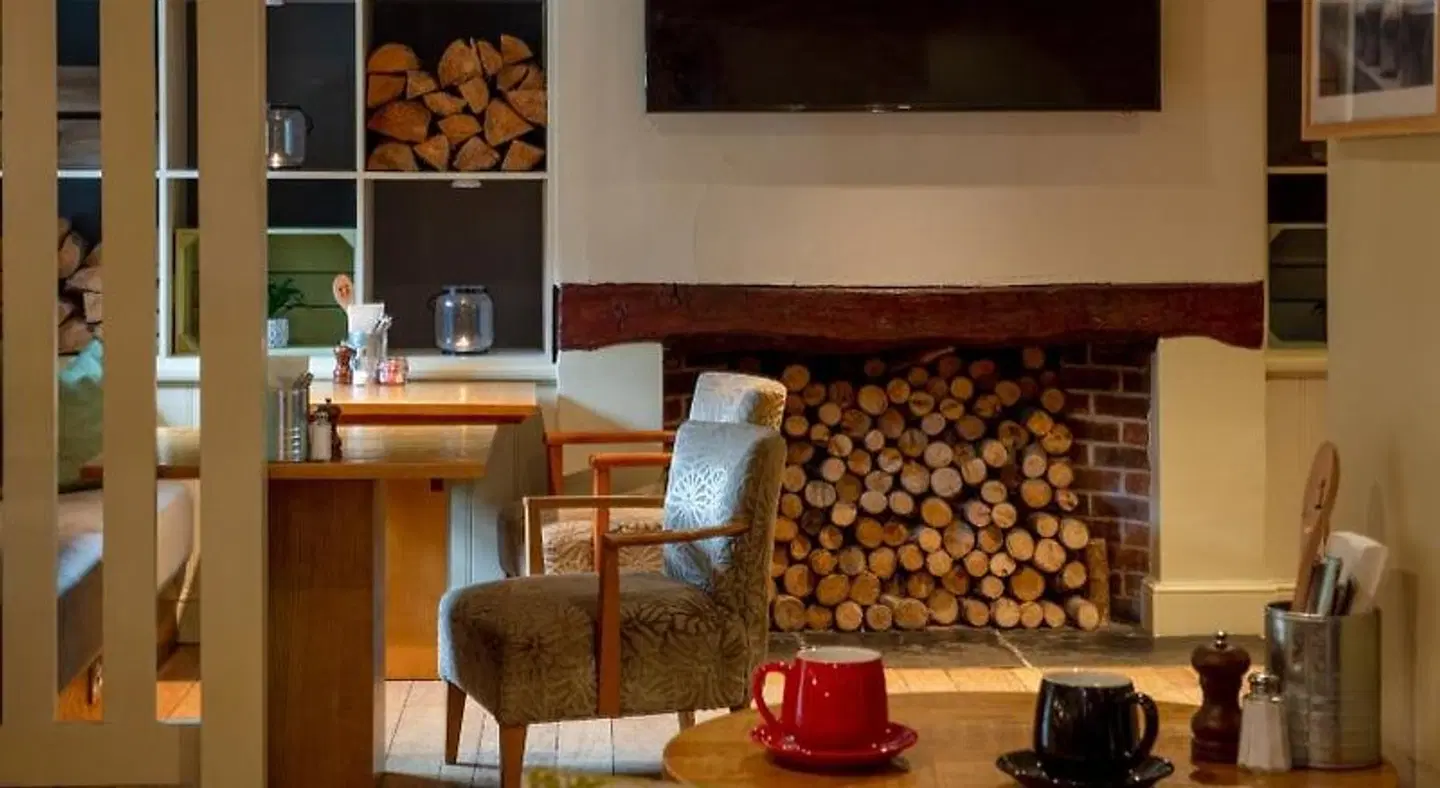 Lodge at Bristol Bar