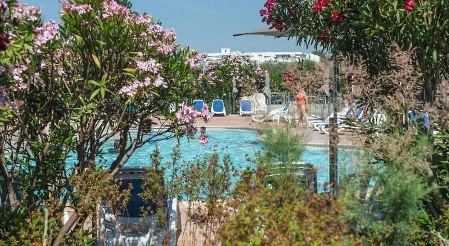 SOWELL Résidences Les Sablons OUTDOOR_POOL