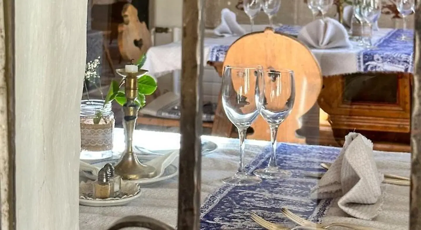 Chasa de Capol - Historische Gaststatte & Weinkellerei Restaurant