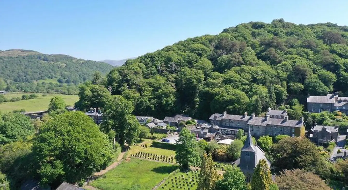 The Grapes Hotel LANDSCAPE