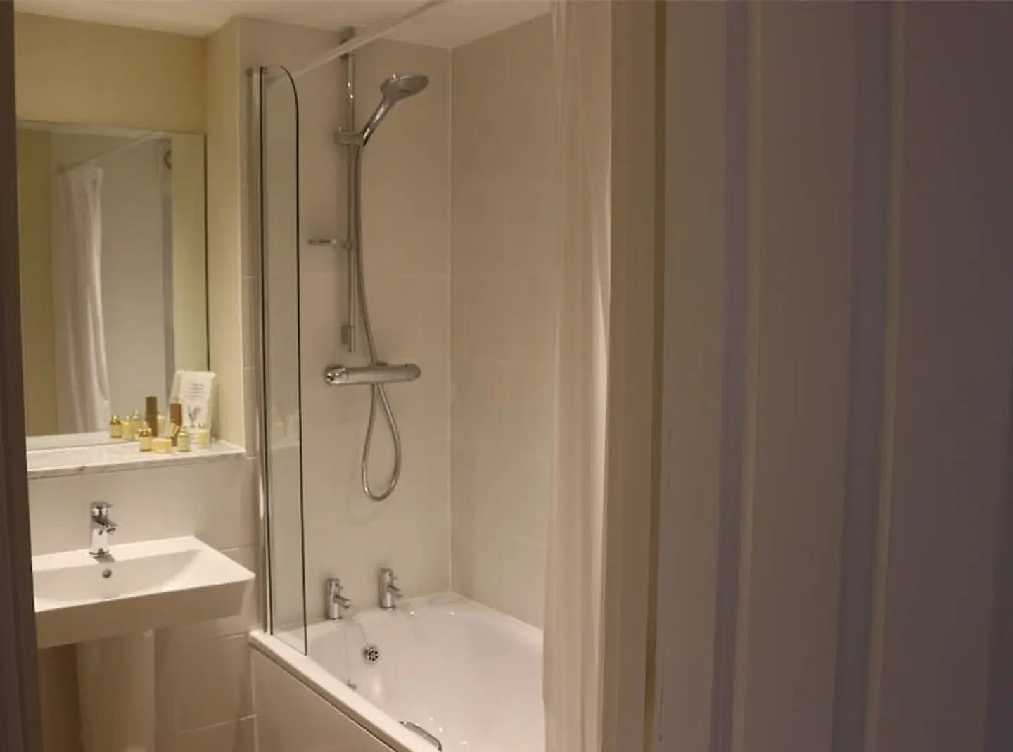 The Colesbourne Inn Badezimmer