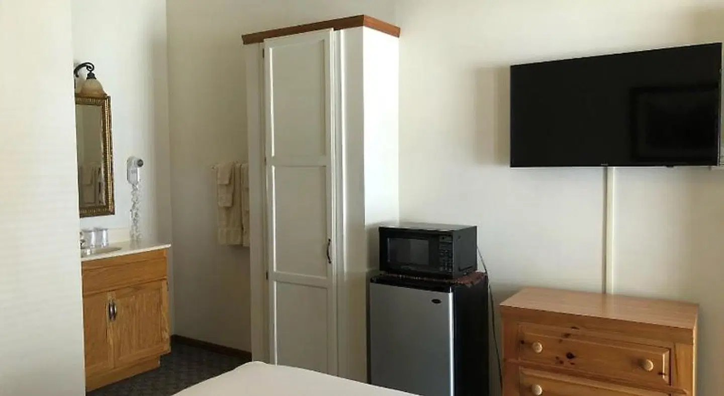 Landmark Inn ROOM_EXAMPLE