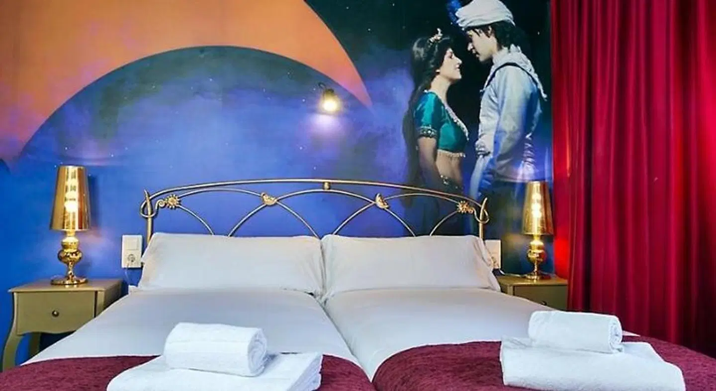 Casual Madrid del Teatro SPORTS_AND_LEISURE