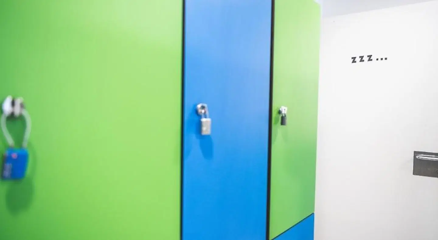 Hostel One Ramblas Badezimmer