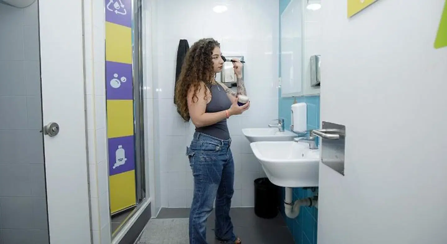 Hostel One Ramblas Badezimmer