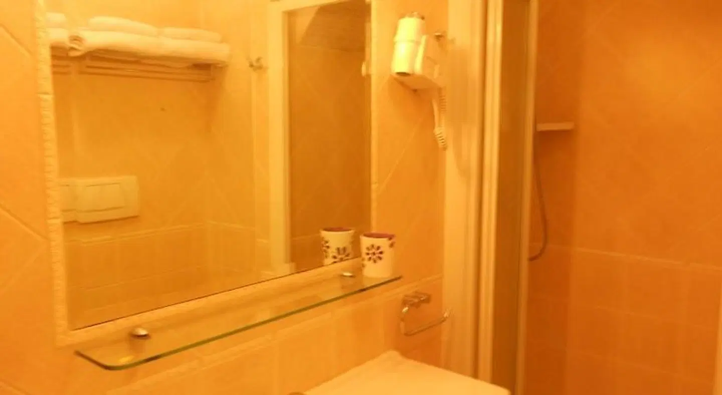 Nakissa Inn Badezimmer