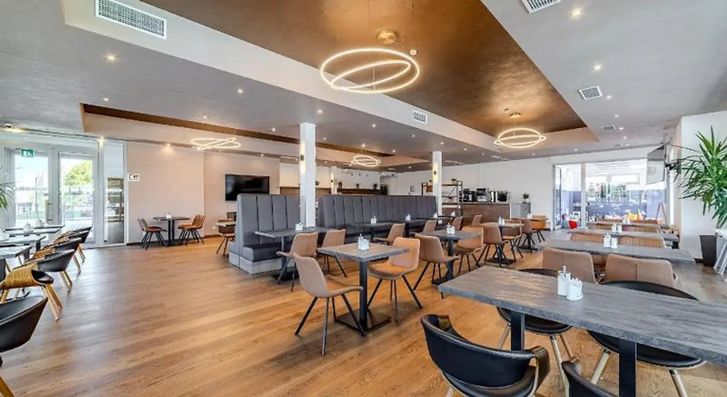 Aura Bar