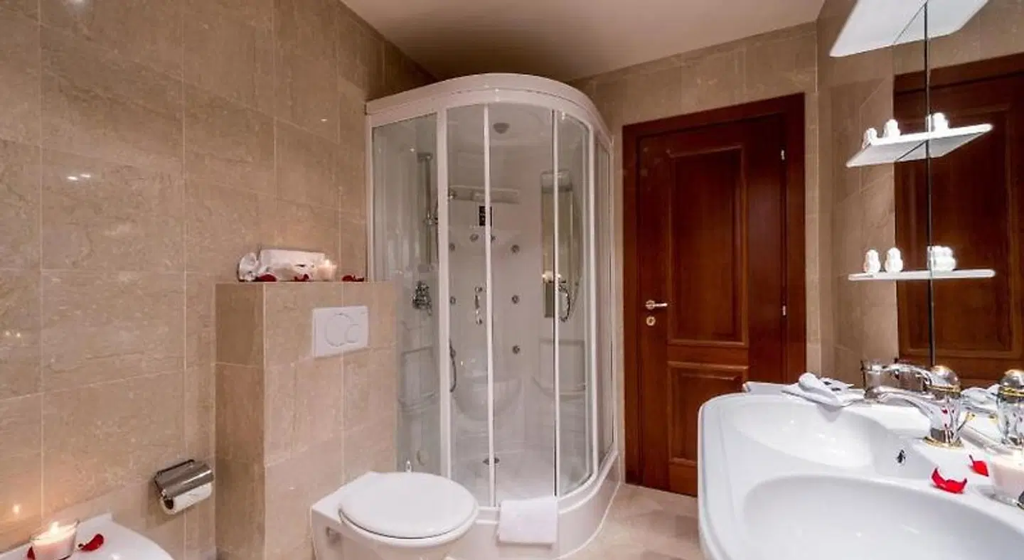 Hotel Century Genève Badezimmer