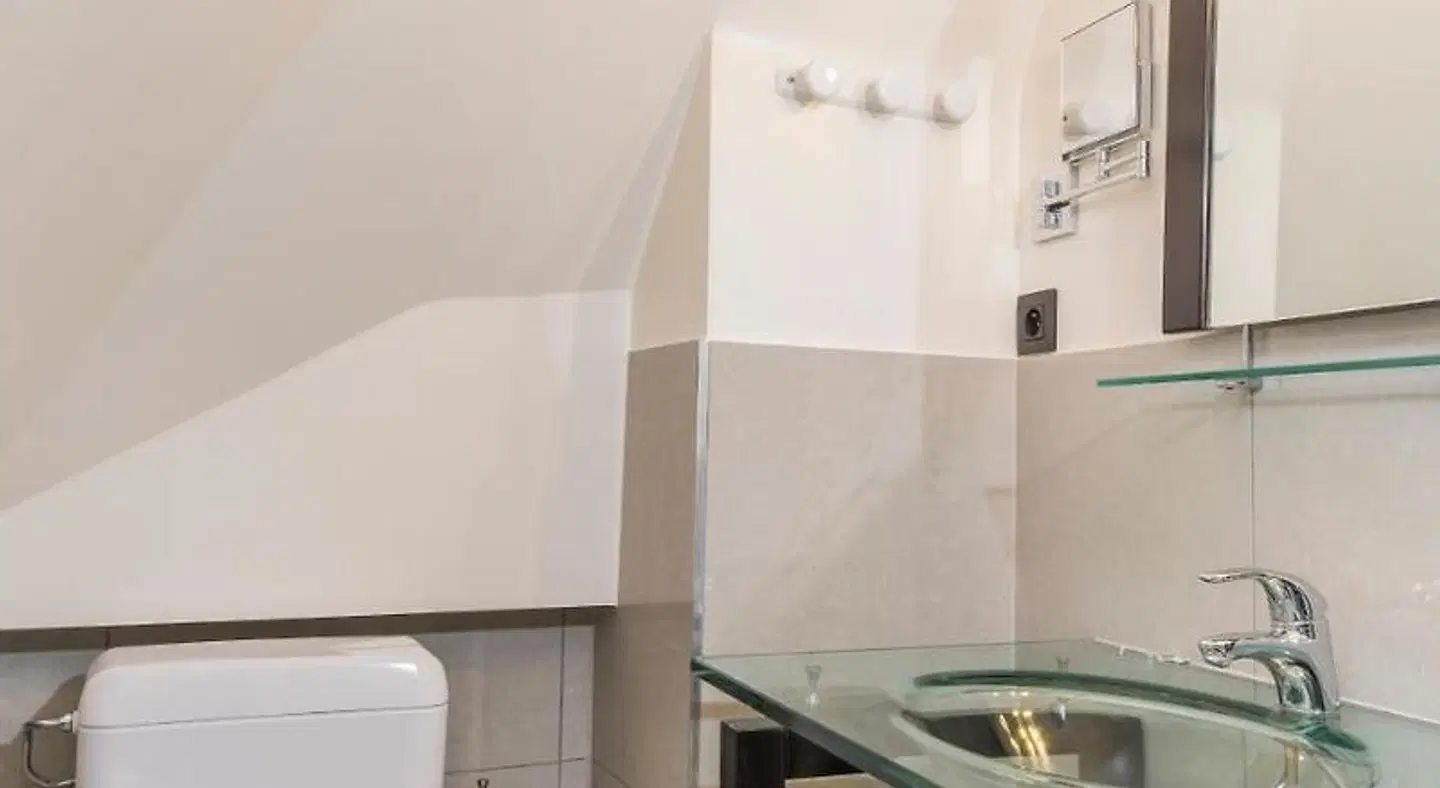 Hotel Agora Bruxelles Grand Place Badezimmer