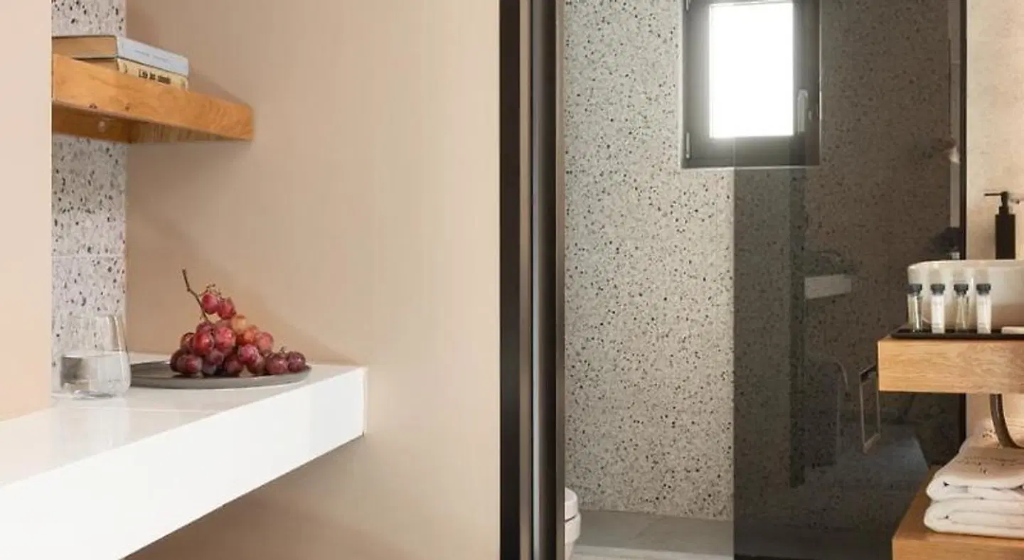 11 Enteka Acropolis Suites Badezimmer