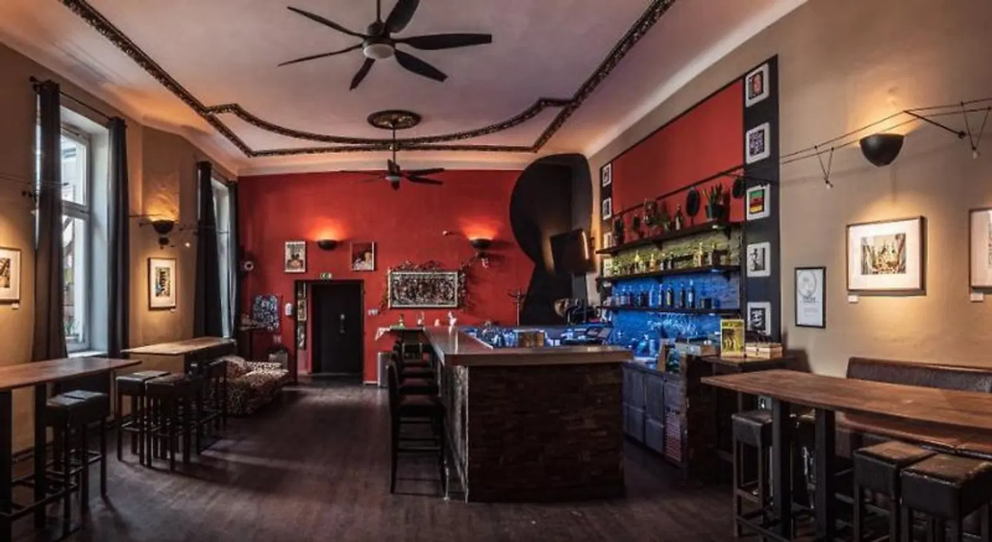 Brix Hostel Bar