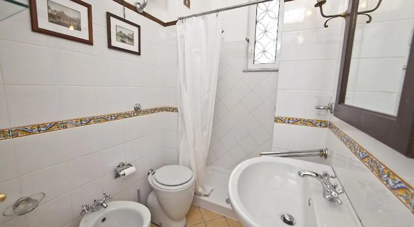 Vatican Suites Happy Holidays Badezimmer