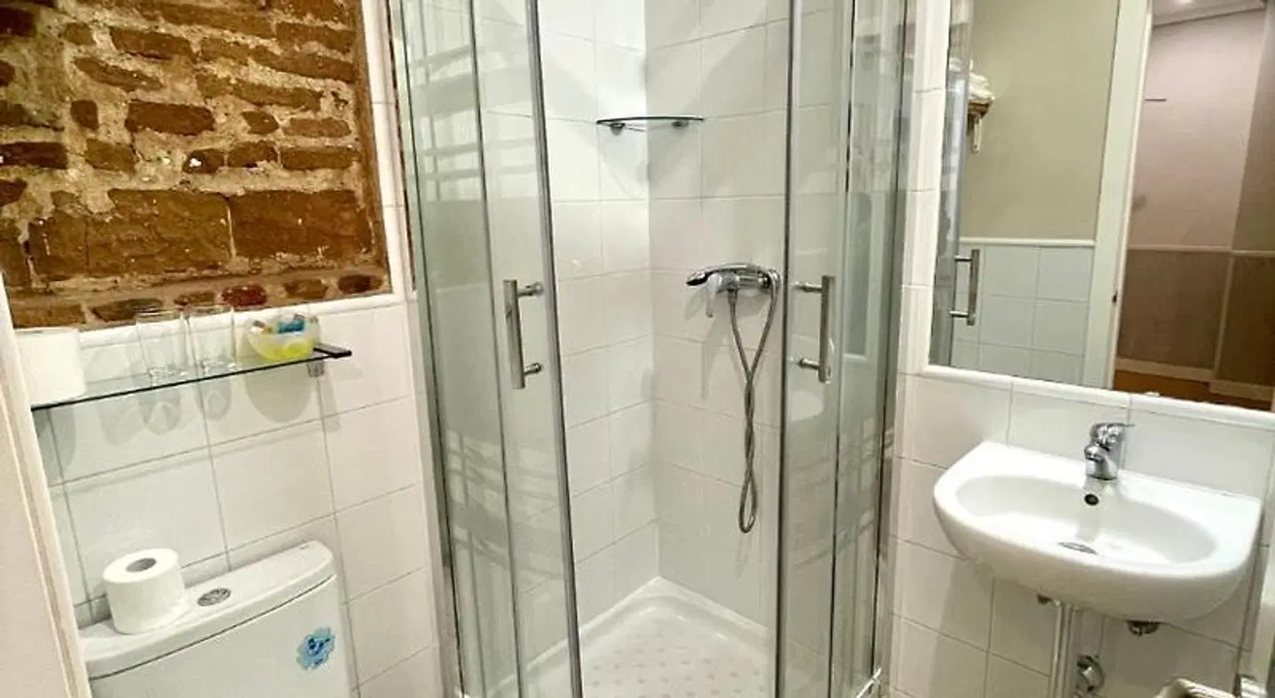 Hostal Madrid Badezimmer