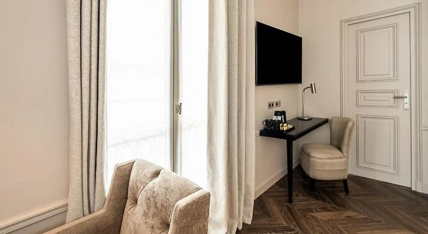 Perreyve ROOM_EXAMPLE